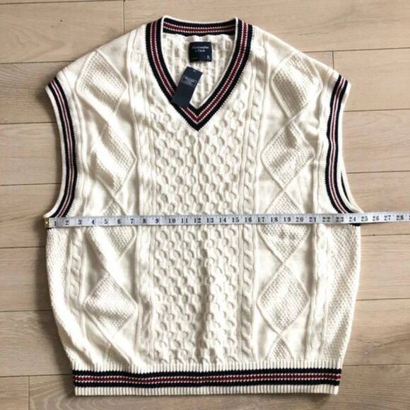 NWT Abercrombie & Fitch Cable Knit Oversized Sweater Vest in Cream Size XL - Picture 8 of 9